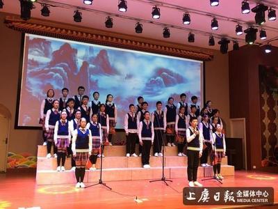 百官中學迎新年文藝匯演 藝術(shù)盛宴點燃青春夢想